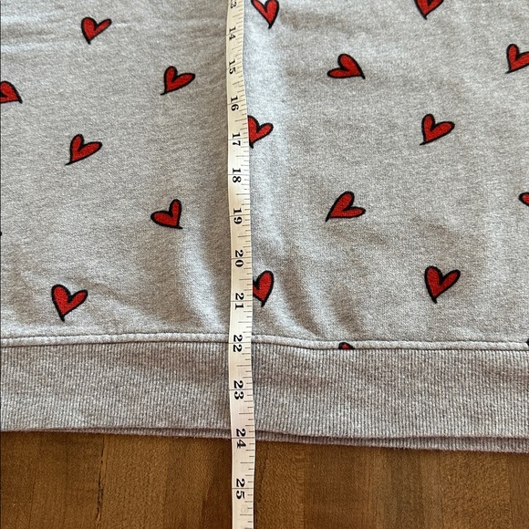 ❤️ Kule - The Oversized Hearts Sweatshirt in Heather Grey ❤️ - Picture 8 of 8